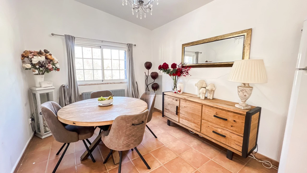 Moradia T5 para Venda em Santa Barbara de Nexe Foto 11