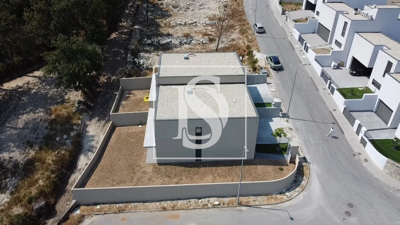 Moradia T3 para Venda em Lanhoso Foto 25