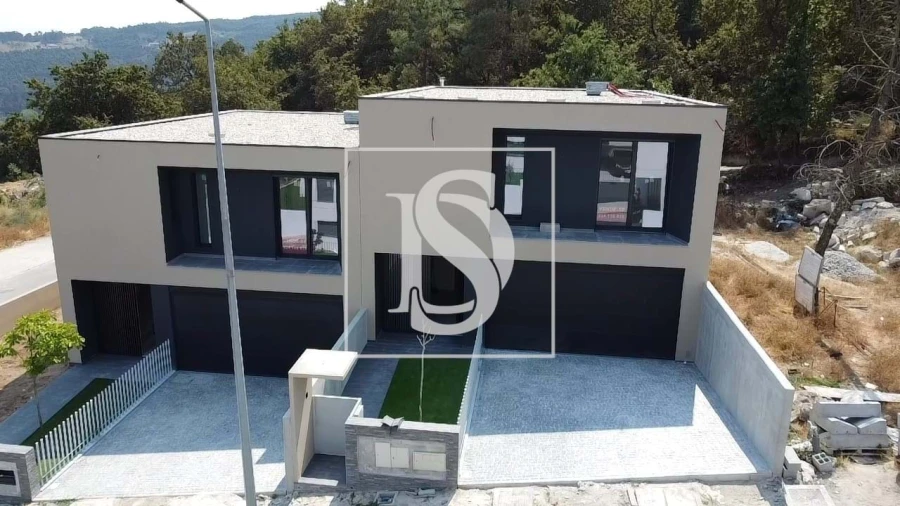 Moradia T3 para Venda em Lanhoso Foto 18