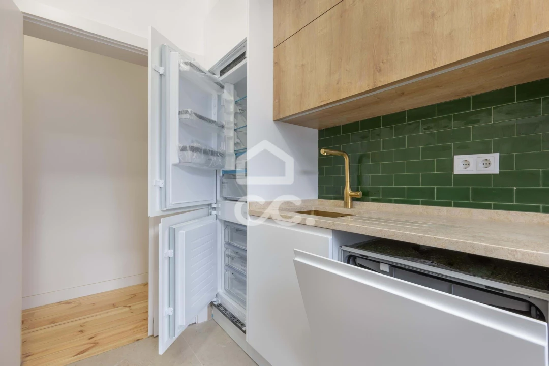 Apartamento T5 para Venda em Santo António Foto 7