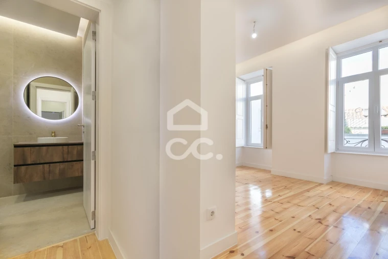 Apartamento T5 para Venda em Santo António Foto 3
