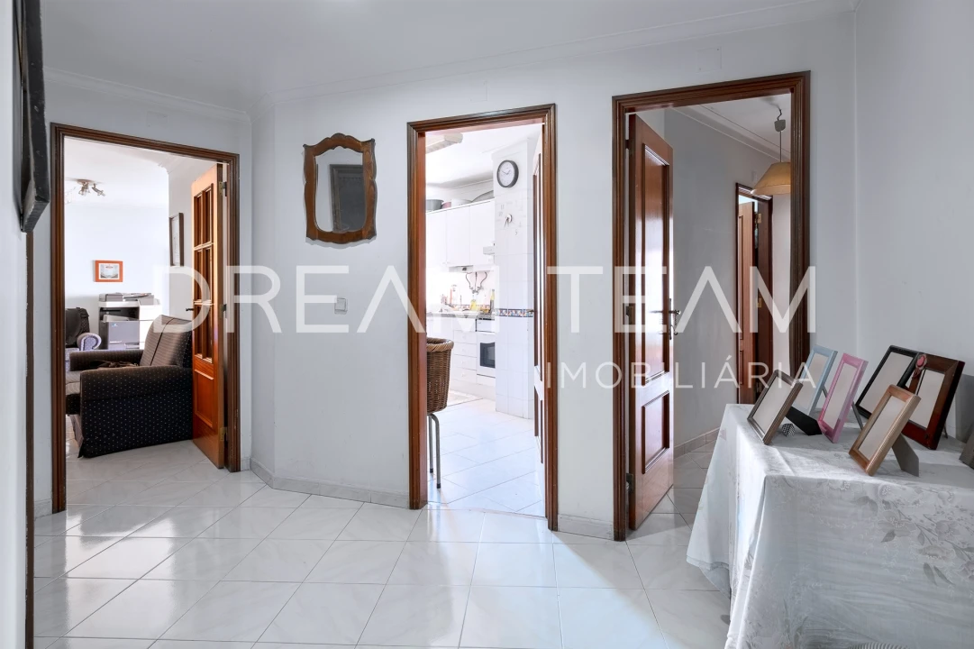 Apartamento T2 para Venda em Rio de Mouro Foto 8