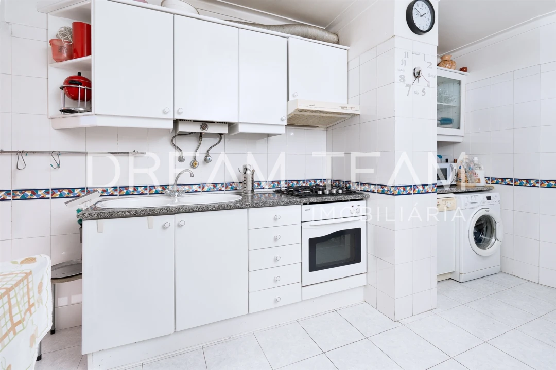Apartamento T2 para Venda em Rio de Mouro Foto 12