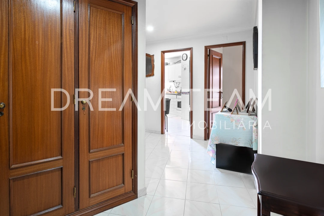 Apartamento T2 para Venda em Rio de Mouro Foto 9