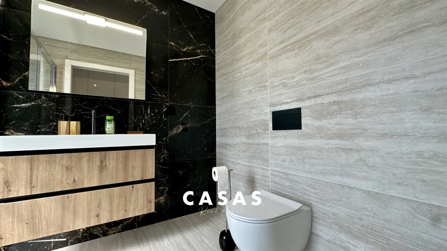 Apartamento T2 para Arrendamento em Santo Antonio Foto 25