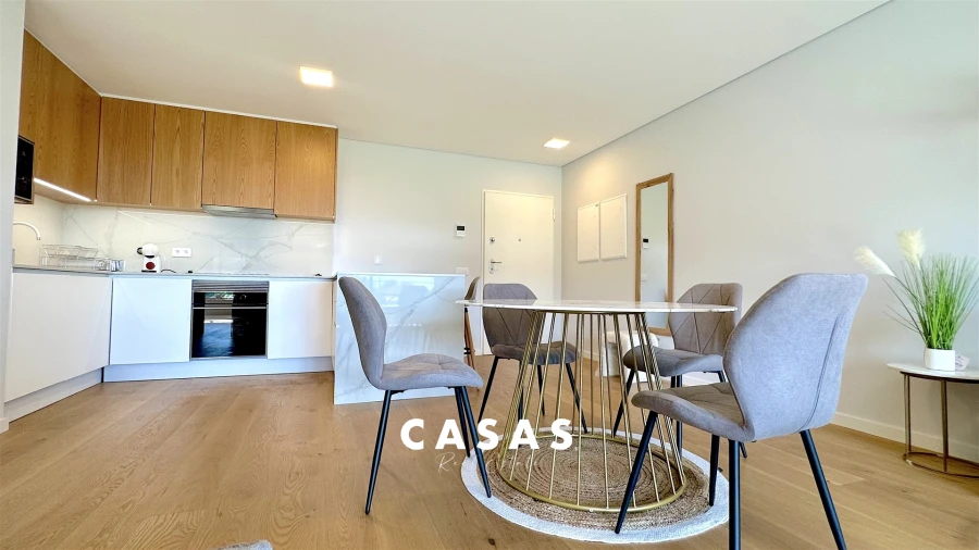 Apartamento T2 para Arrendamento em Santo Antonio Foto 13