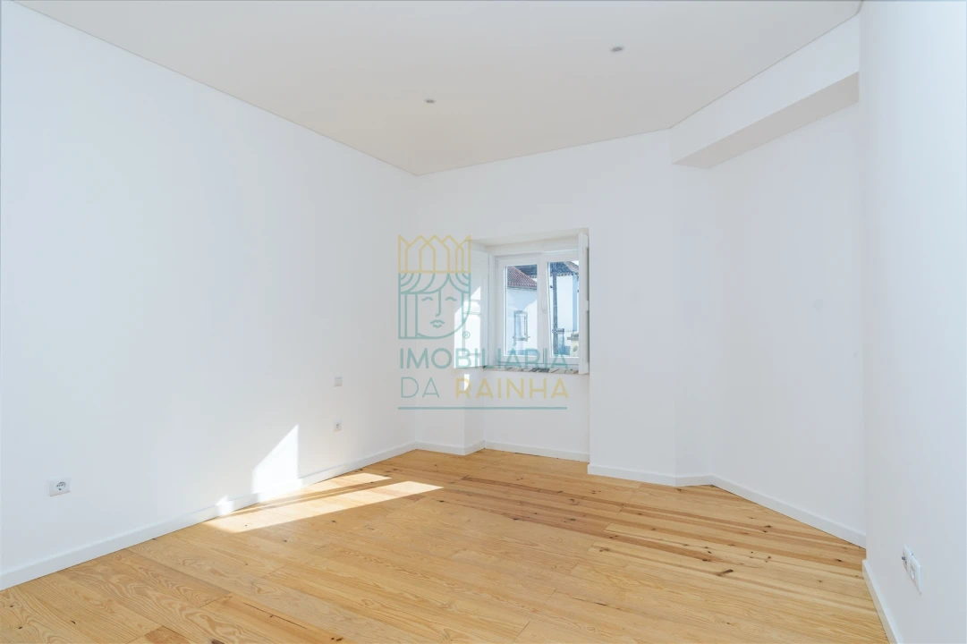 Moradia T2 para Venda em Olho Marinho Foto 5