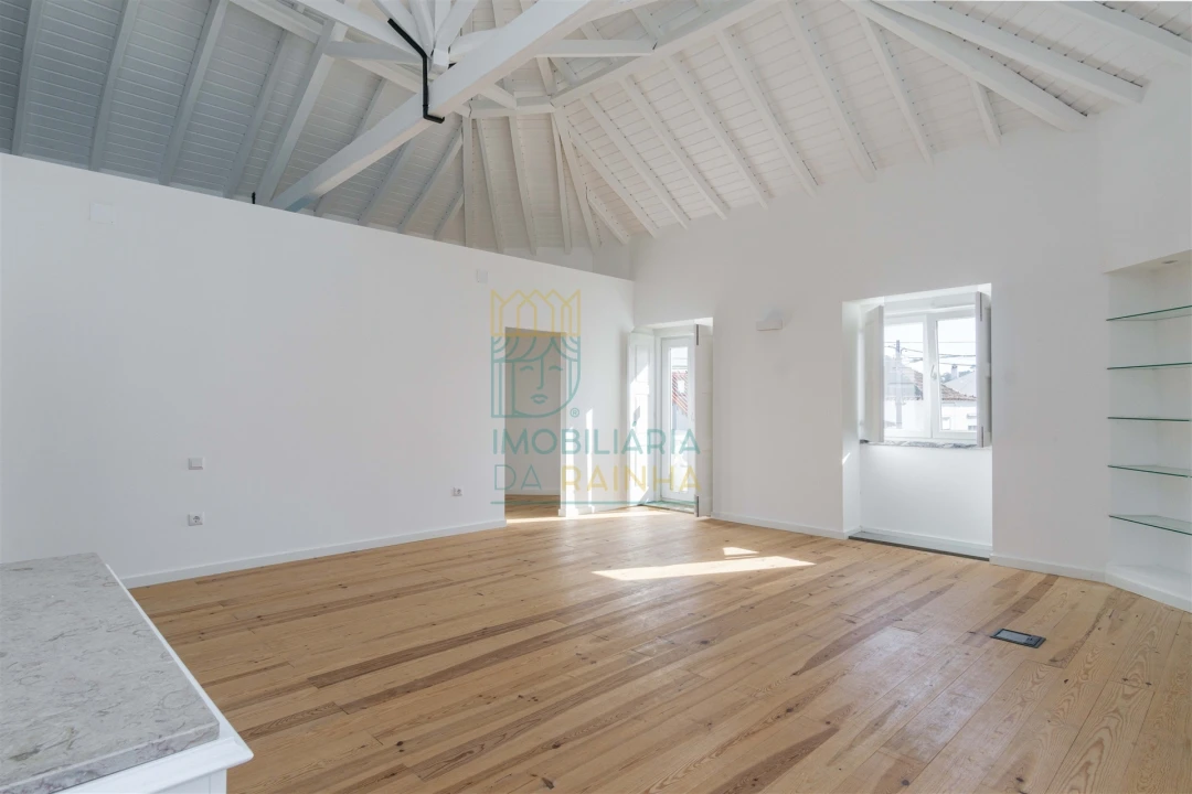 Moradia T2 para Venda em Olho Marinho Foto 1