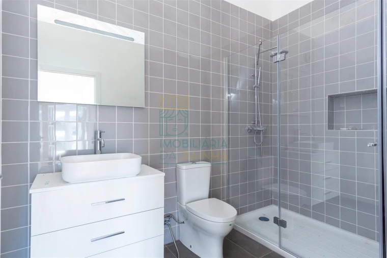 Moradia T2 para Venda em Olho Marinho Foto 9