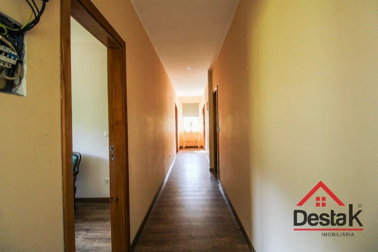 Quinta T3 para Venda em Arcozelo das Maias Foto 21