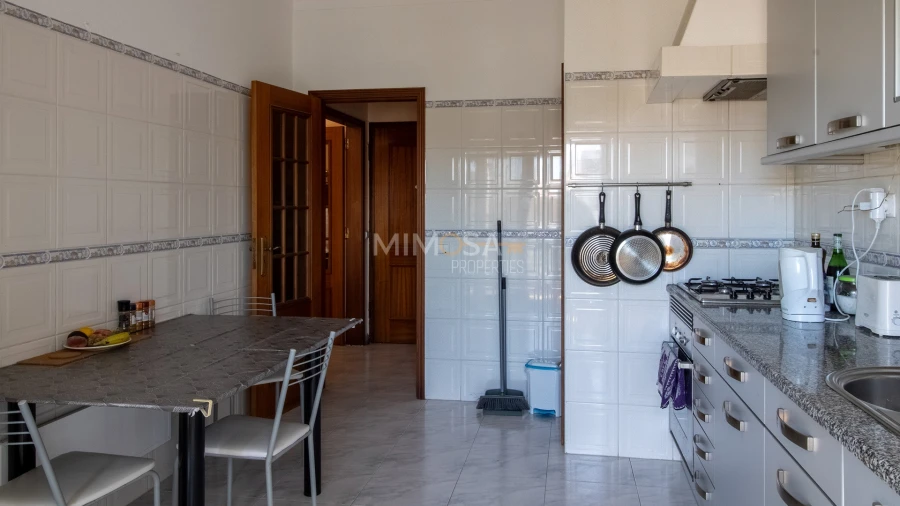 Apartamento T3 para Arrendamento em Lagos (São Sebastião e Santa Maria) Foto 9