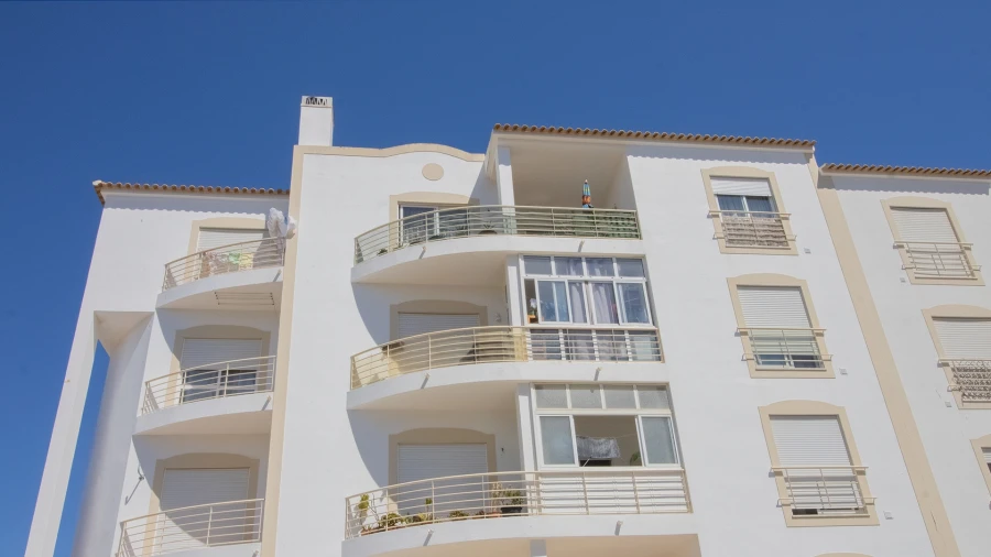 Apartamento T3 para Arrendamento em Lagos (São Sebastião e Santa Maria) Foto 1