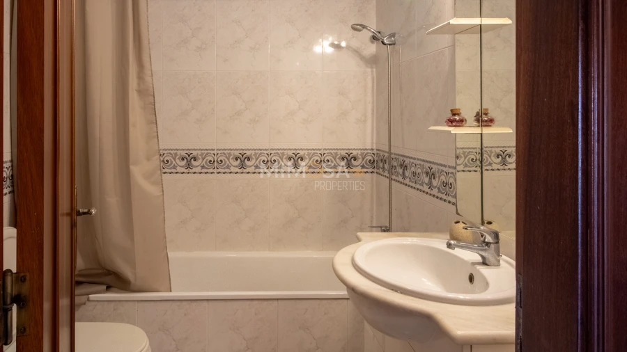 Apartamento T3 para Arrendamento em Lagos (São Sebastião e Santa Maria) Foto 20