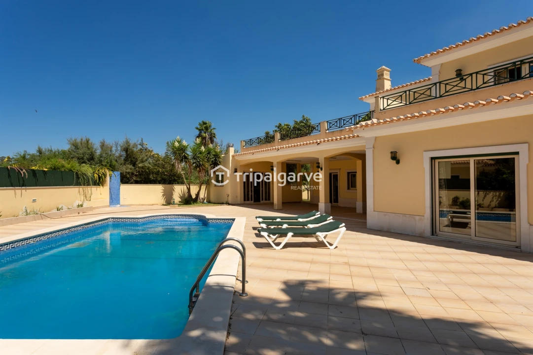 Moradia T4 para Venda em Albufeira e Olhos de Água Foto 3