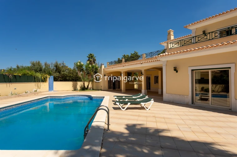 Moradia T4 para Venda em Albufeira e Olhos de Água Foto 3