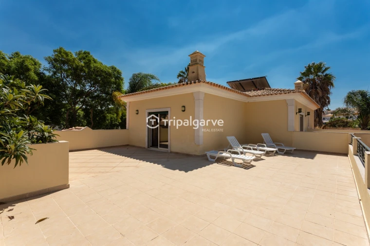 Moradia T4 para Venda em Albufeira e Olhos de Água Foto 12