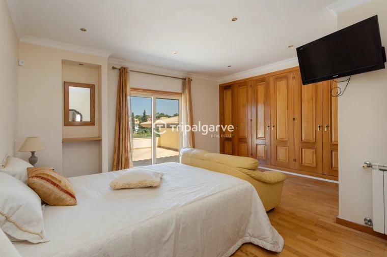 Moradia T4 para Venda em Albufeira e Olhos de Água Foto 25