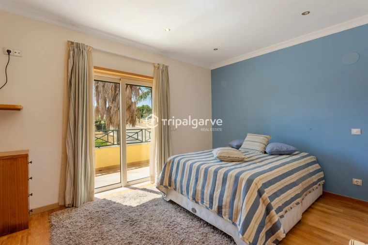 Moradia T4 para Venda em Albufeira e Olhos de Água Foto 29