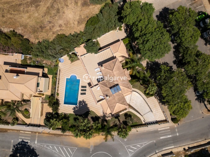 Moradia T4 para Venda em Albufeira e Olhos de Água Foto 4