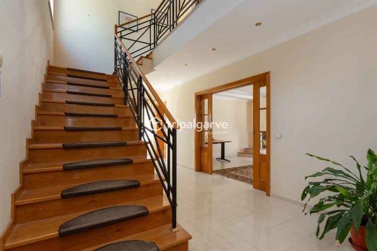 Moradia T4 para Venda em Albufeira e Olhos de Água Foto 14