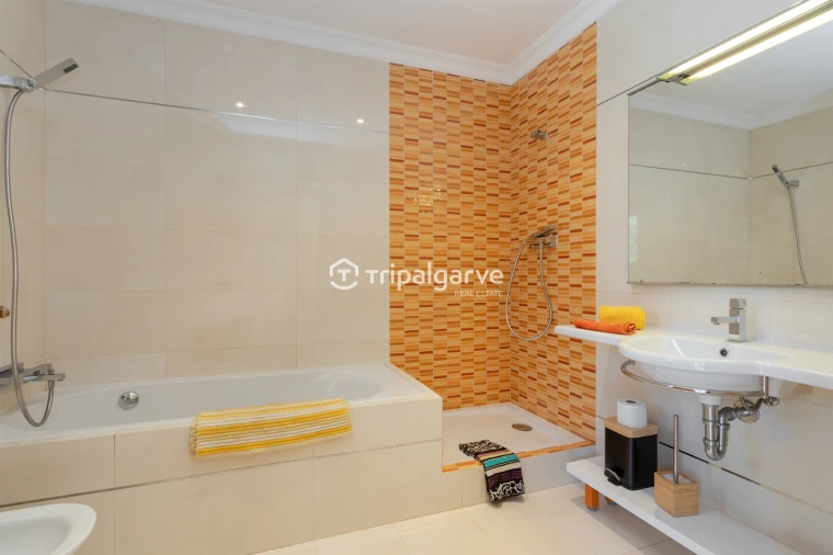 Moradia T4 para Venda em Albufeira e Olhos de Água Foto 37