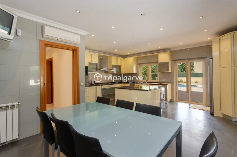 Moradia T4 para Venda em Albufeira e Olhos de Água Foto 17