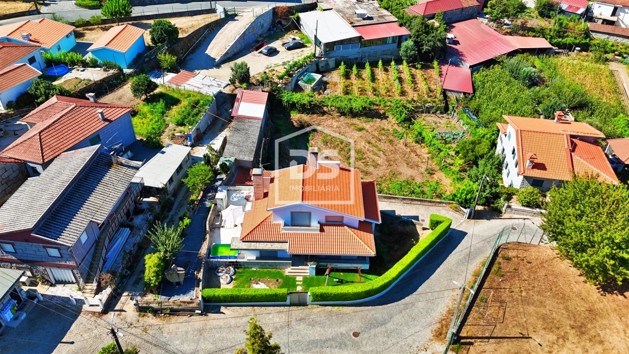 Moradia T3 para Venda em Croca Foto 4