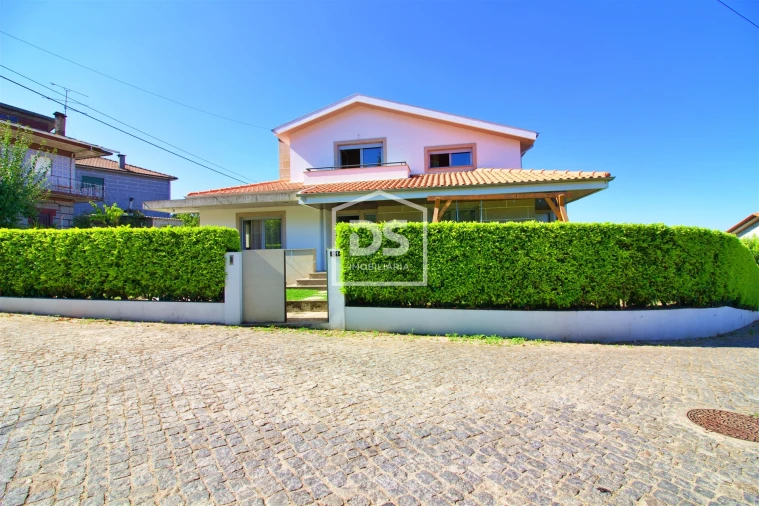 Moradia T3 para Venda em Croca Foto 24