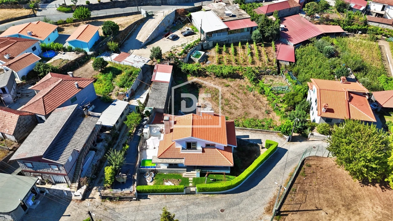 Moradia T3 para Venda em Croca Foto 26