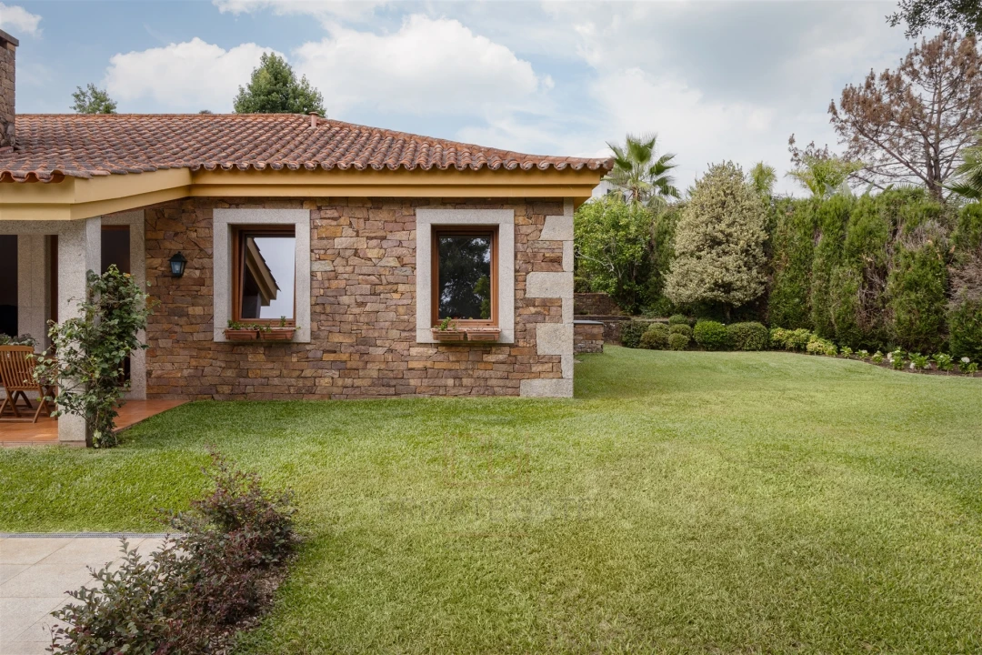 Moradia T4 para Venda em Feitosa Foto 8