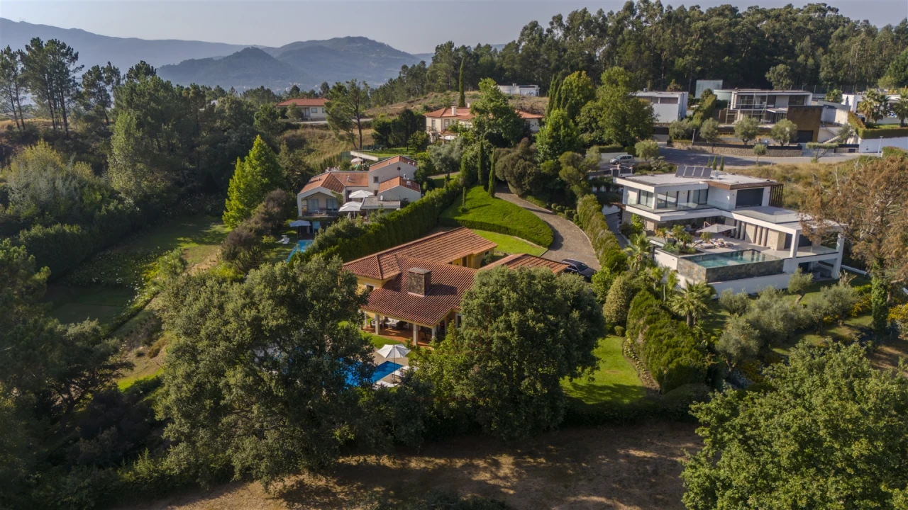 Moradia T4 para Venda em Feitosa Foto 36