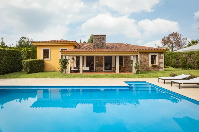 Moradia T4 para Venda em Feitosa Foto 2