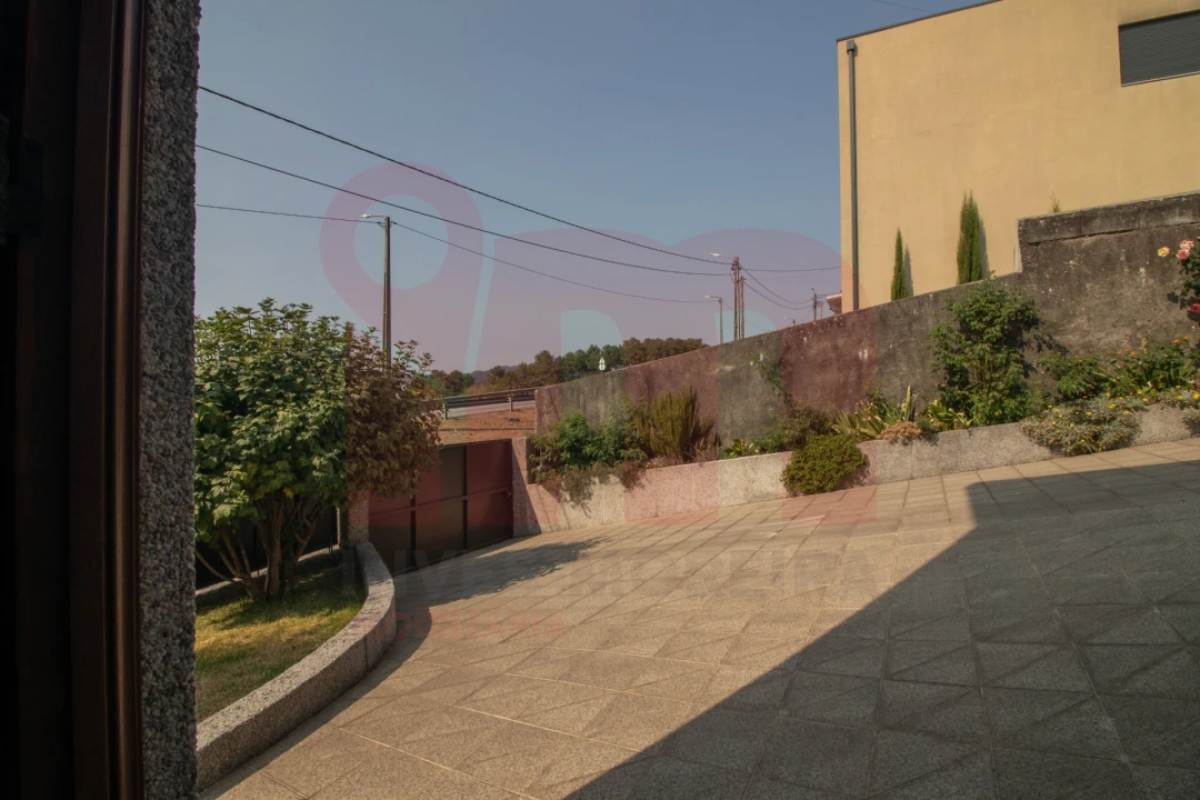 Moradia T3 para Venda em Vilarinho Foto 41