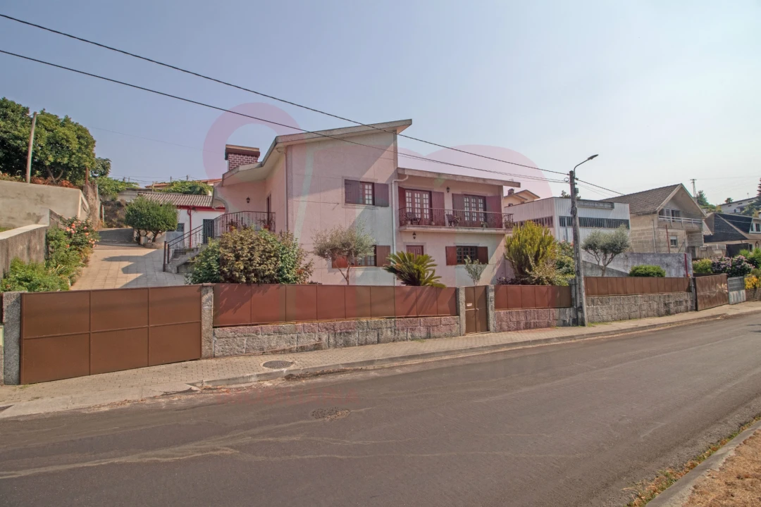 Moradia T3 para Venda em Vilarinho Foto 59