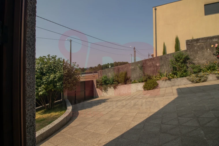 Moradia T3 para Venda em Vilarinho Foto 41