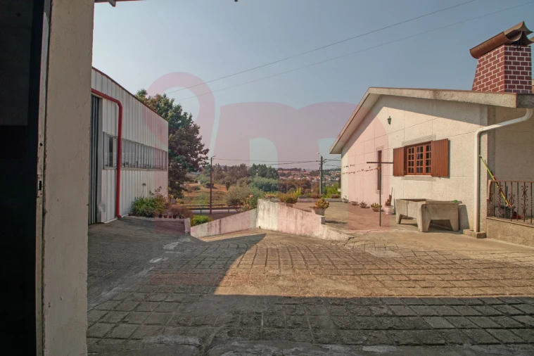 Moradia T3 para Venda em Vilarinho Foto 3