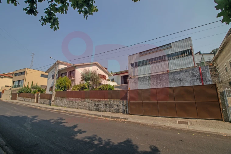 Moradia T3 para Venda em Vilarinho Foto 60