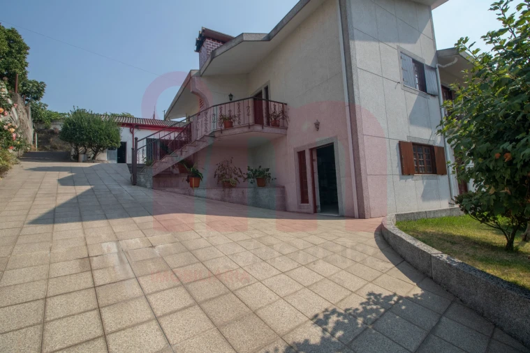 Moradia T3 para Venda em Vilarinho Foto 43