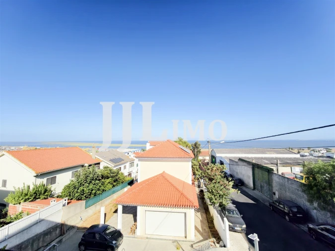 Moradia T3 para Arrendamento em Santa Iria de Azoia, São João da Talha e Bobadela Foto 35