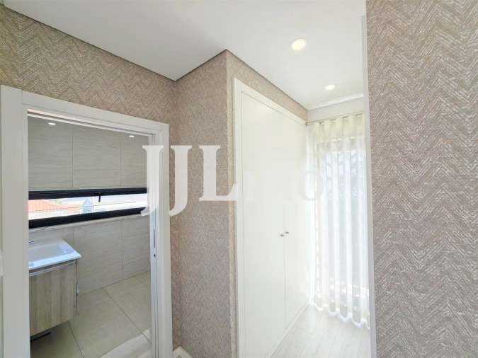 Moradia T3 para Arrendamento em Santa Iria de Azoia, São João da Talha e Bobadela Foto 27