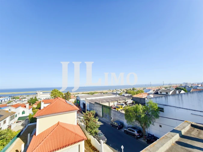 Moradia T3 para Arrendamento em Santa Iria de Azoia, São João da Talha e Bobadela Foto 51