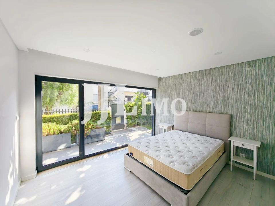 Moradia T3 para Arrendamento em Santa Iria de Azoia, São João da Talha e Bobadela Foto 17