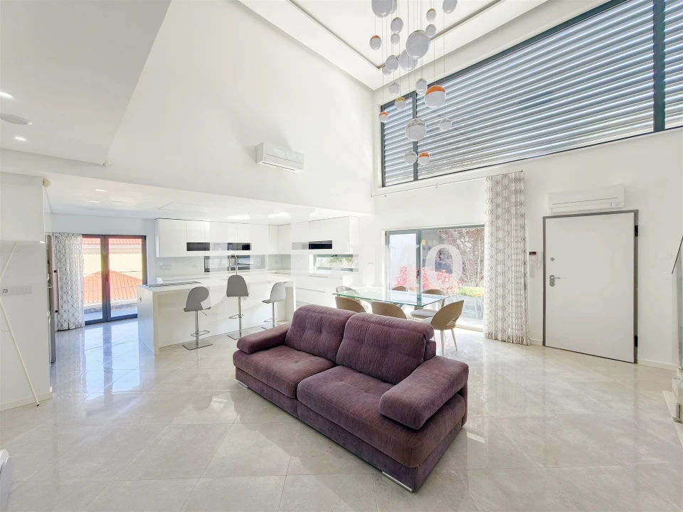 Moradia T3 para Arrendamento em Santa Iria de Azoia, São João da Talha e Bobadela Foto 2