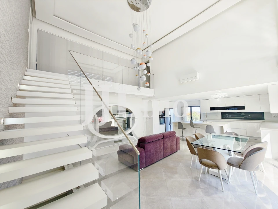 Moradia T3 para Arrendamento em Santa Iria de Azoia, São João da Talha e Bobadela Foto 3