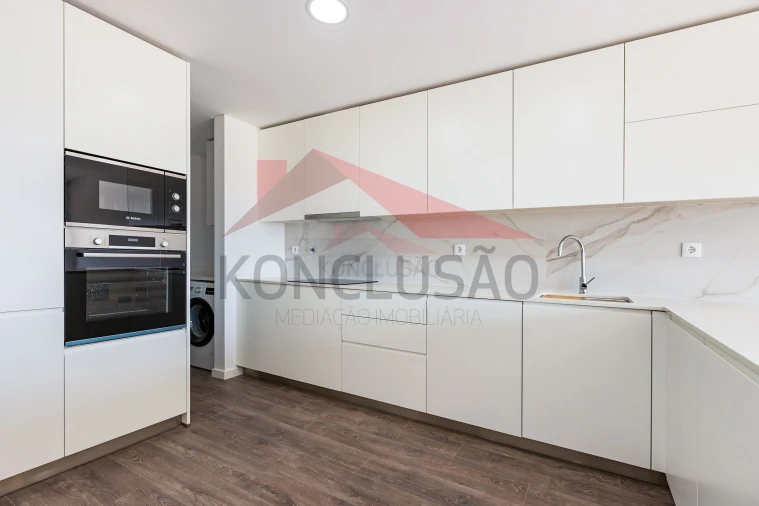 Moradia T5 para Venda em Vialonga Foto 4