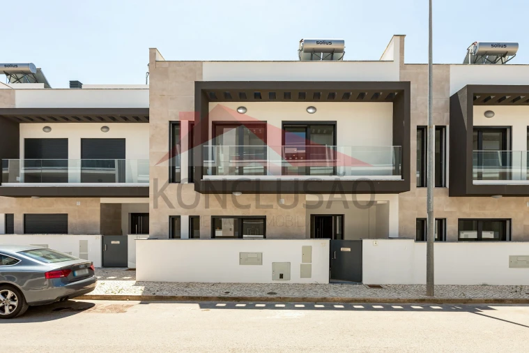 Moradia T5 para Venda em Vialonga
