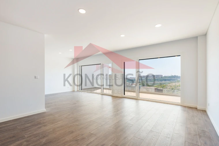 Moradia T5 para Venda em Vialonga Foto 2