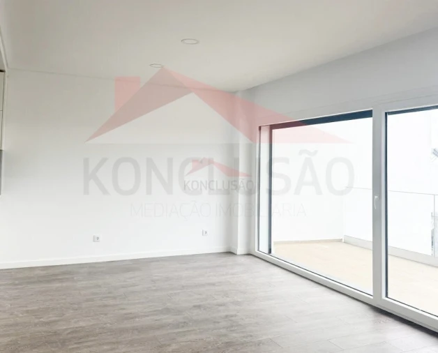 Moradia T5 para Venda em Vialonga Foto 3