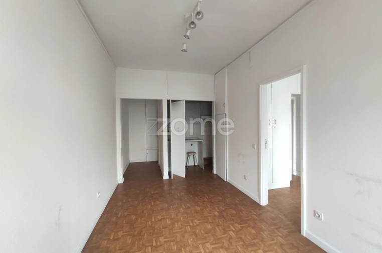 Apartamento T1 para Venda em Cedofeita, Santo Ildefonso, Sé, Miragaia, São Nicolau e Vitória Foto 2