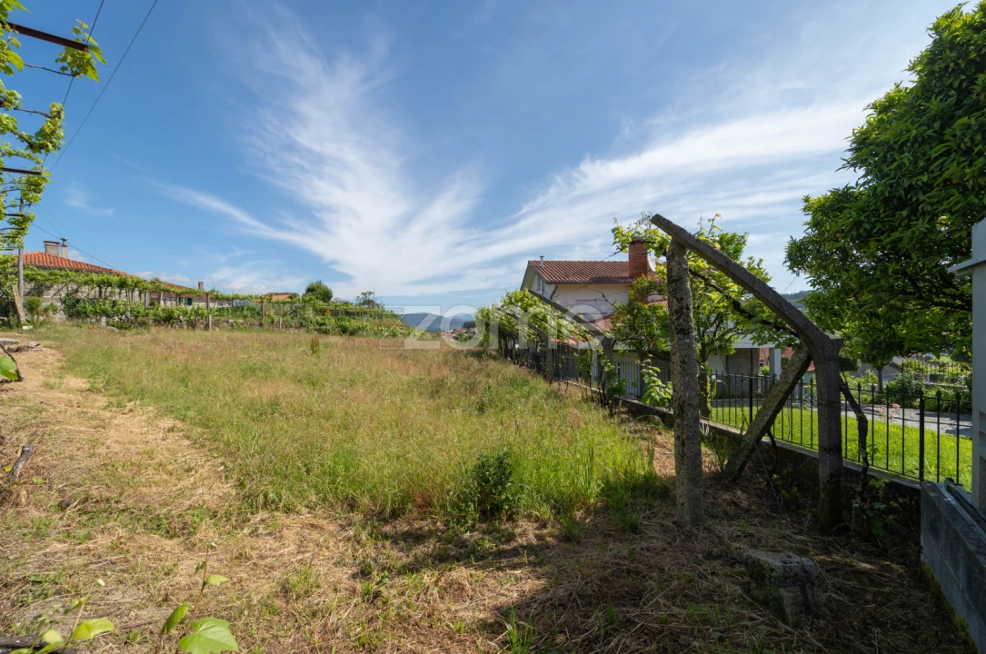 Moradia T5 para Venda em Gondufe Foto 53